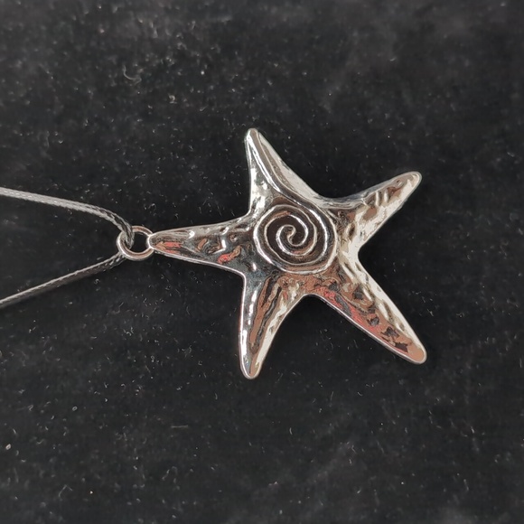 Statement Silver Toned Star Focus Necklace - Picture 3 of 8